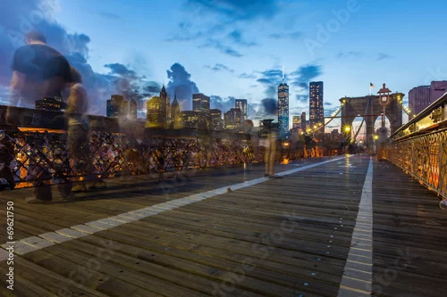 Obraz widok na Most Brookliński na tle wschodzącego słońca