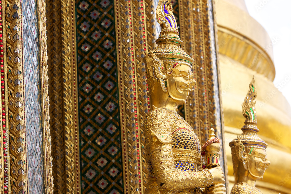 Statua dorata. Palazzo Reale,Bangkok