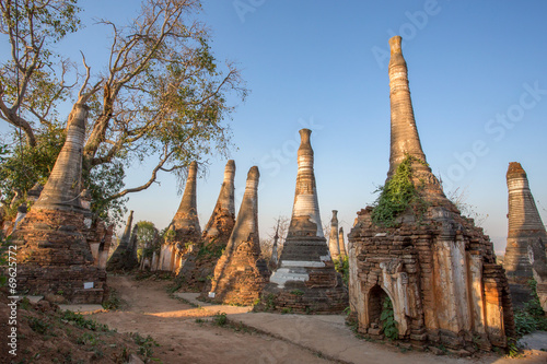 village shwe inn dain pagoda photo