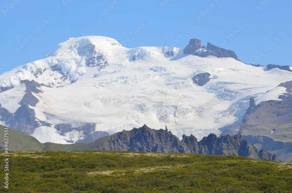 Исландия, ледник над самым большим вулканом в Европе Ватнаекутль