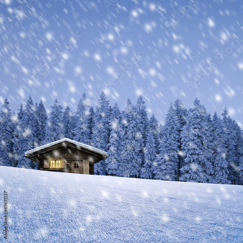 Schihütte im Schnee