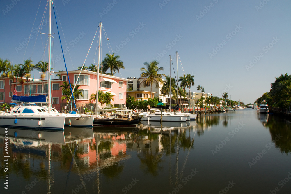 Katamaran und Segelboote in Fort Lauderdale