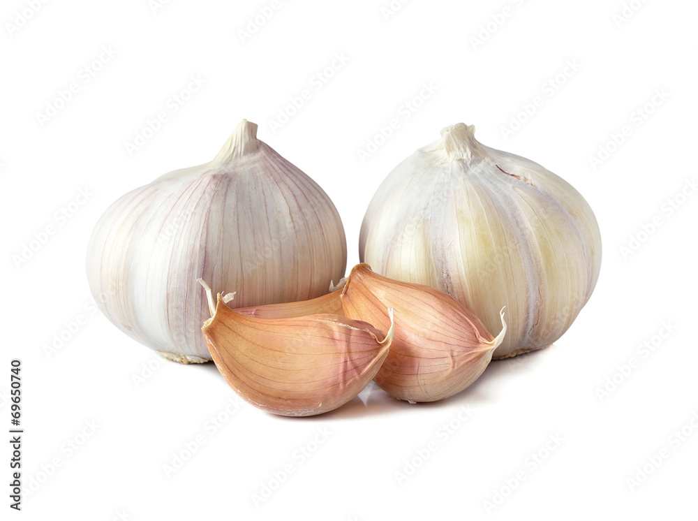 Obraz premium Garlic isolated on white background