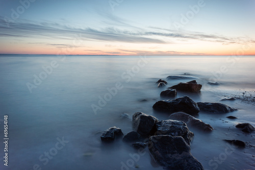 Steine im Meer - Seidenartiges Wasser