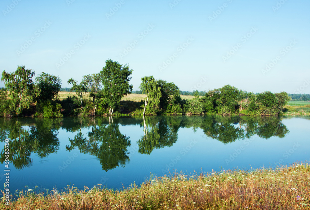 Obraz premium Morning on a Lake, summer