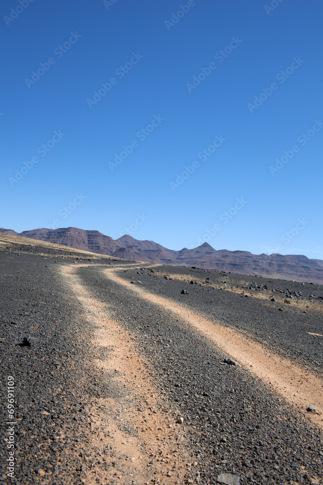 Strada nel deserto Namibiano