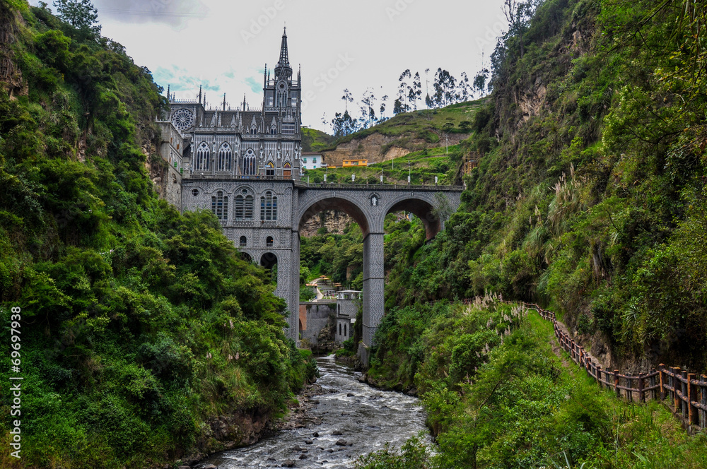Φωτογραφία Las Lajas Church in South of Colombia