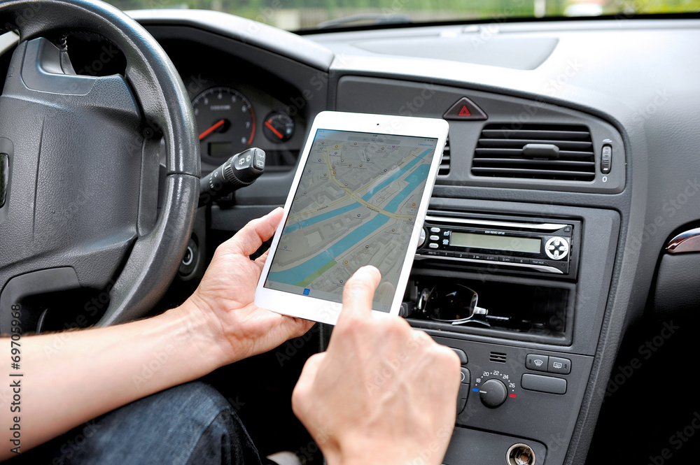 Naklejka premium Navigation mit dem Ipad