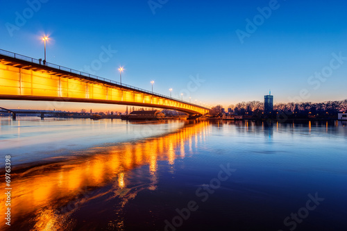Bridge at night © vladimirnenezic