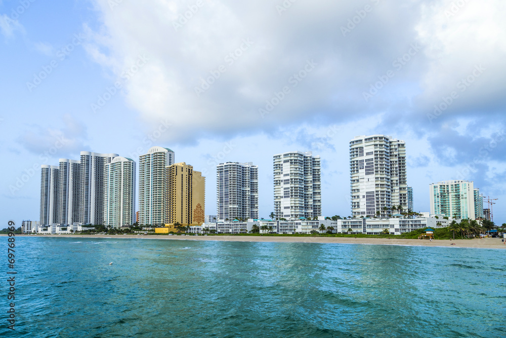 Obraz premium fishing Pier in Sunny Isles Beach , Florida