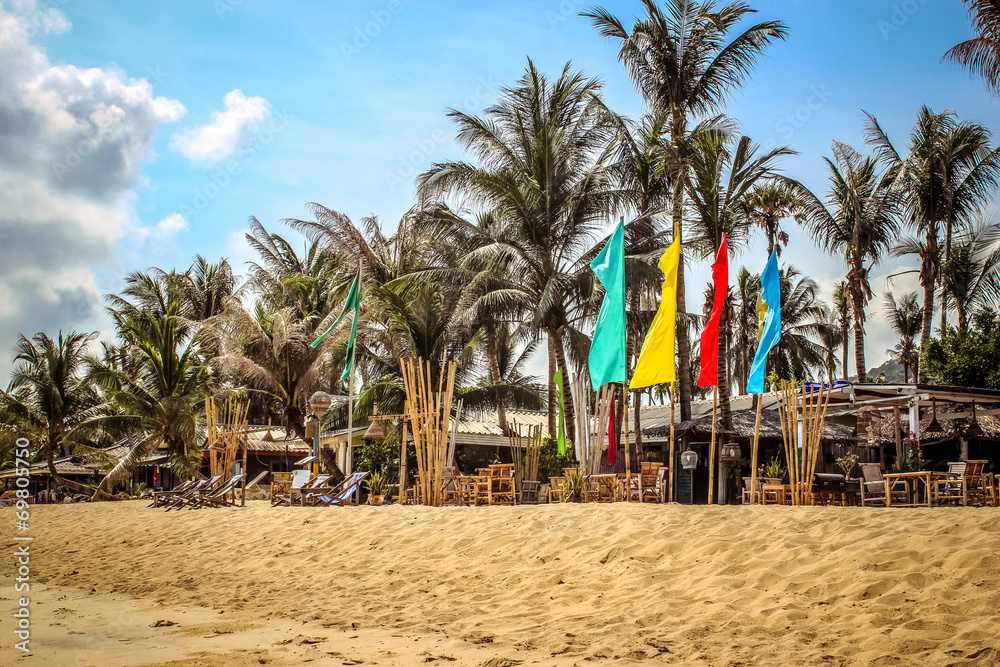 Obraz premium view on island at Maenam beach in koh samui, thailand