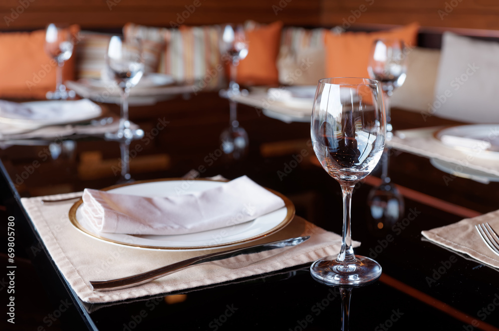 Table arrangement Table arrangement