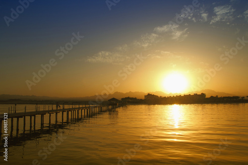 pier at sunset (пирс на закате)