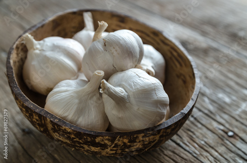 Garlic in coconut shell