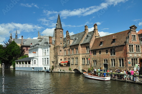 Embarcadero turístico ruta canal Brujas