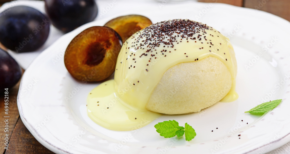 Dampfnudeln Stock-Foto | Adobe Stock