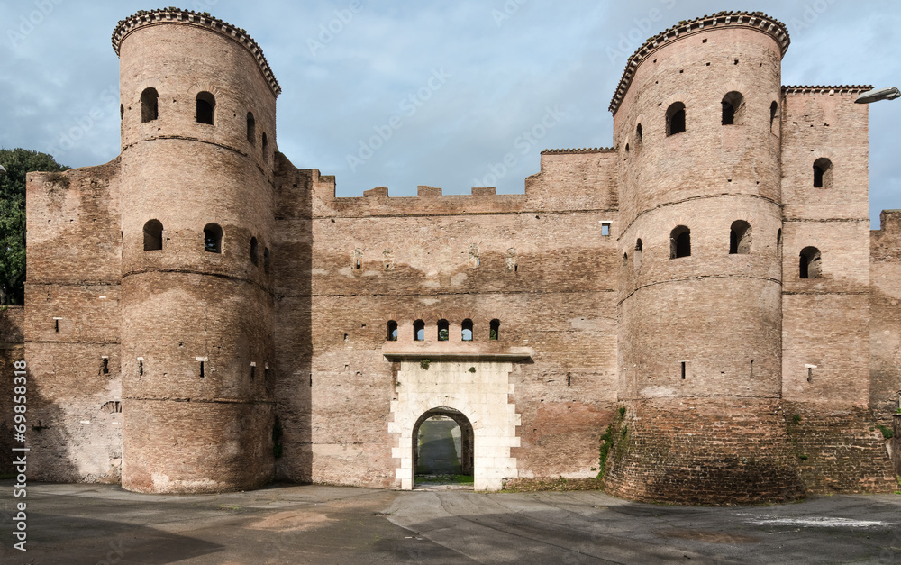 Porta Asinaria and guard Towers on the Rome walls