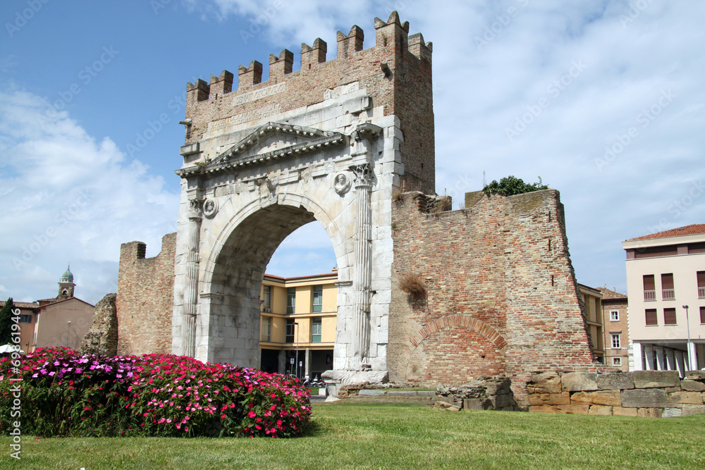 Arco d'Augusto 4