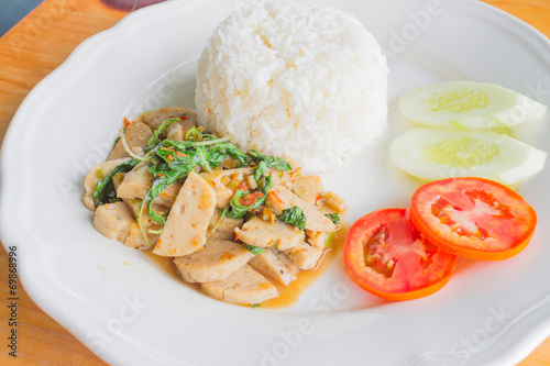 Stir-fried pork with basil