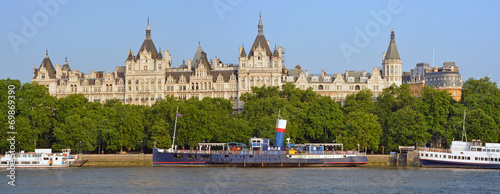 Canvas Print Victoria Embankment Early Morning Panorama with Whitehall & Boat