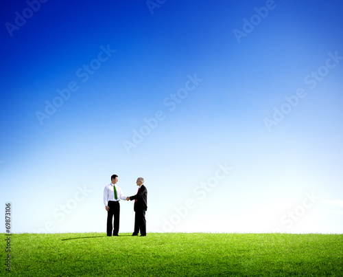 Successful Business Agreement Outdoors © Rawpixel.com