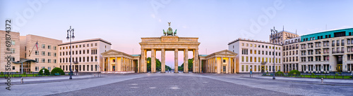 Canvas Print Brandenburg Gate in panoramic view, Berlin, Germany