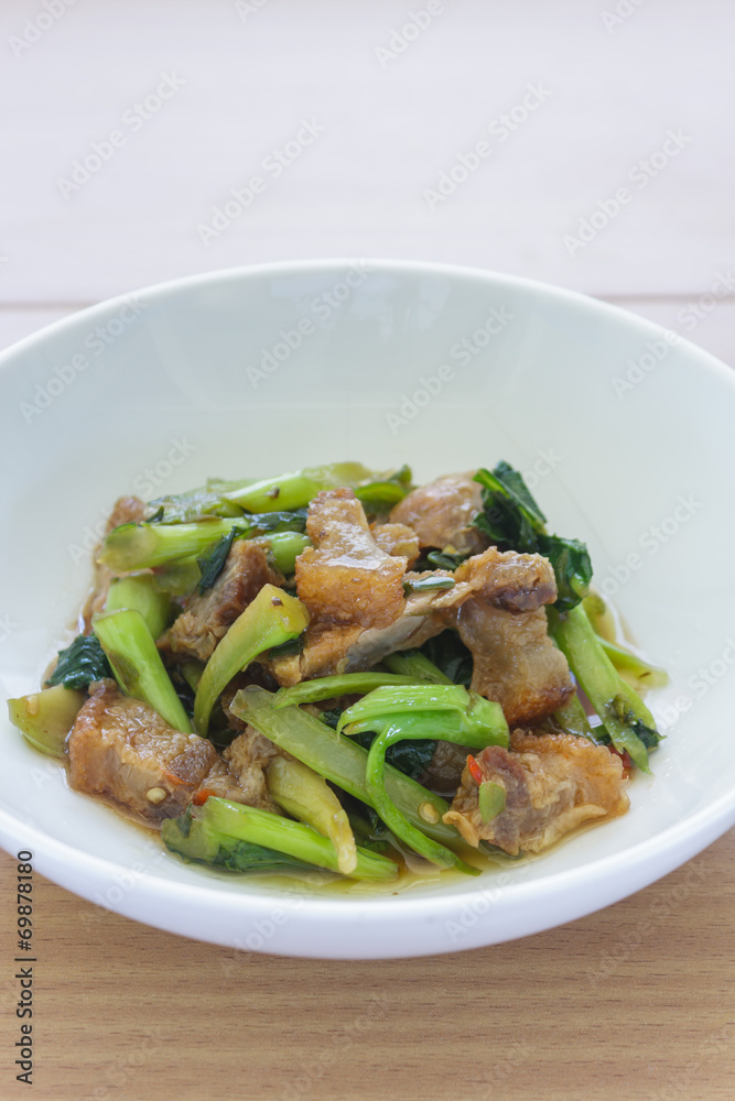 Stir-fried Kale with crispy pork