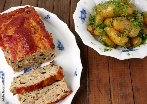 Turkey meatloaf with roasted potatoes