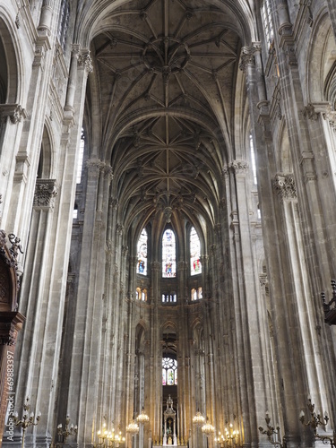 Iglesia de San Eustaquio en París photo