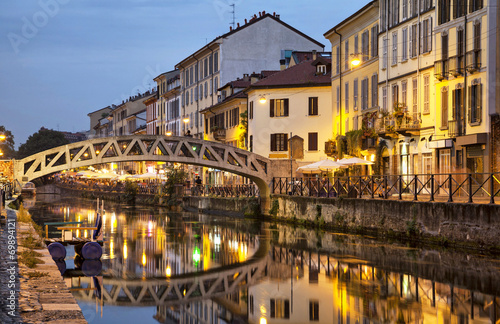 Obraz na płótnie Bridge across the Naviglio Grande canal w salonie