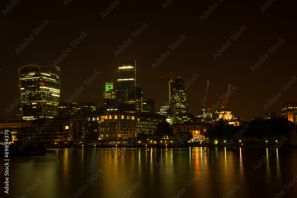 London Thames Southwark bank