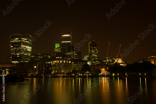 London Thames Southwark bank © marcin jucha