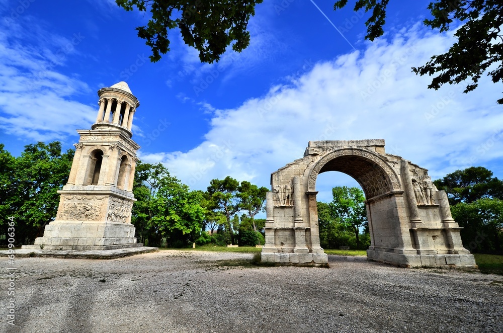 Ancient Roman ruins at Glanum, Saint Remy, Provence, France Ancient Roman ruins at Glanum, Saint Remy, Provence, France