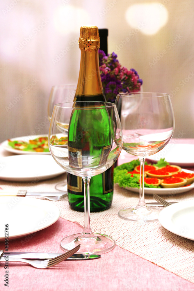Restaurant table setting Restaurant table setting