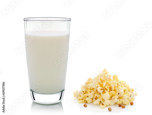 popcorn and fresh milk