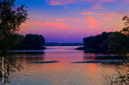evening scene on Dnipro river © Pavlo Klymenko
