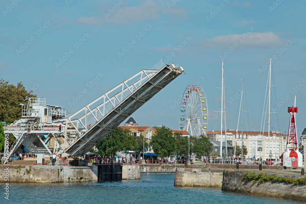 pont levant port de La Rochelle pont levant port de La Rochelle