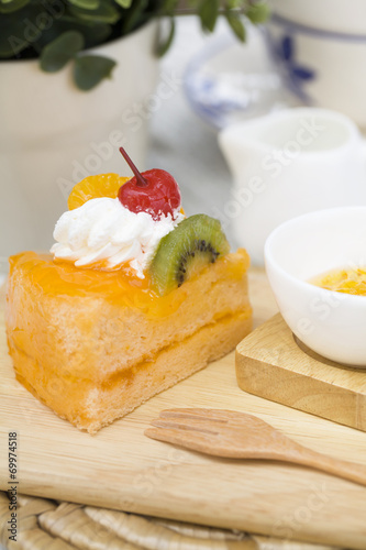 Fototapeta Naklejka Na Ścianę i Meble -  Orange cake