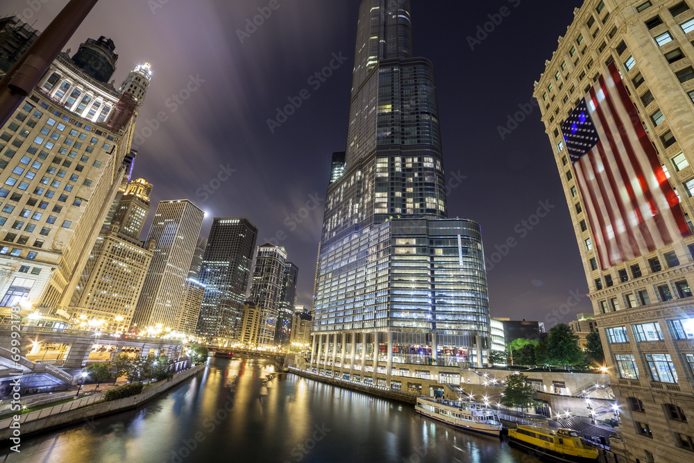 Fototapeta premium Chicago downtown by night, Illinois