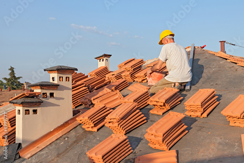 roof tile installation photo