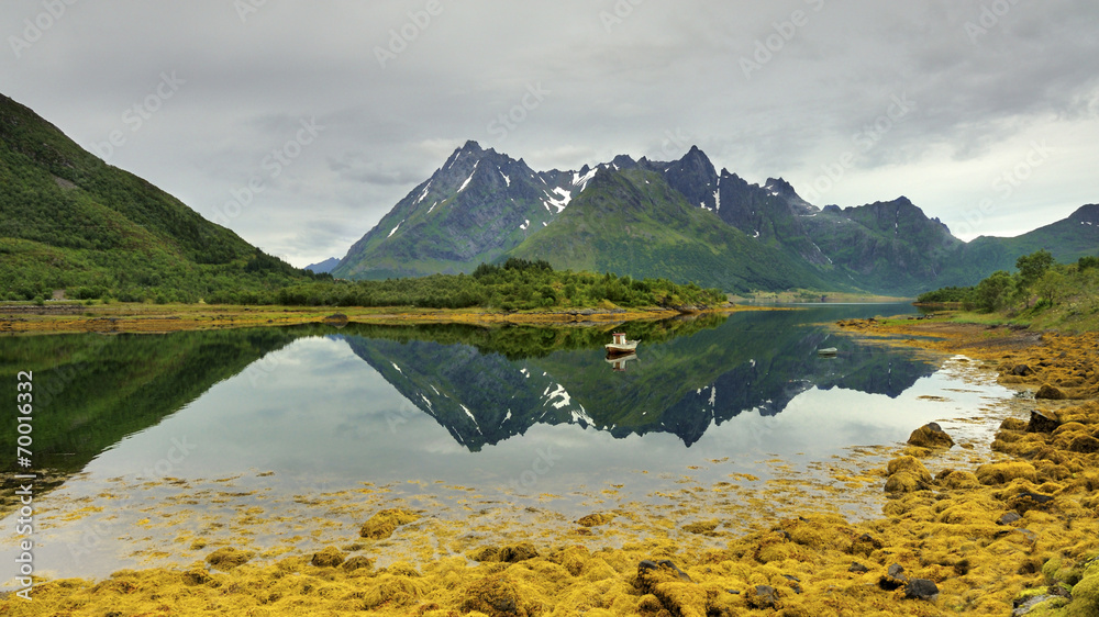 Naklejka premium Norwegia , krajobraz wiejski