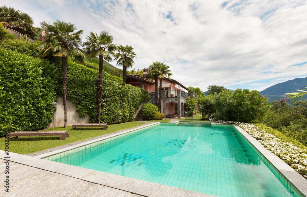 house with swimming pool