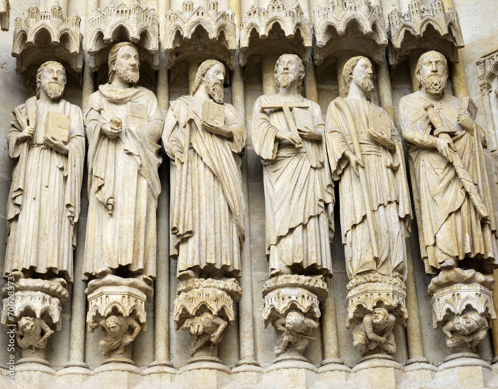 Amiens, Frankreich, Kathedrale mit heiligen Figuren
