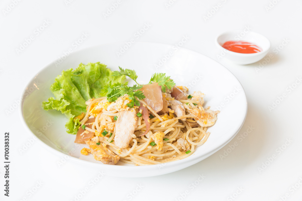 Stir fried Spaghetti with Chicken and egg. and egg.