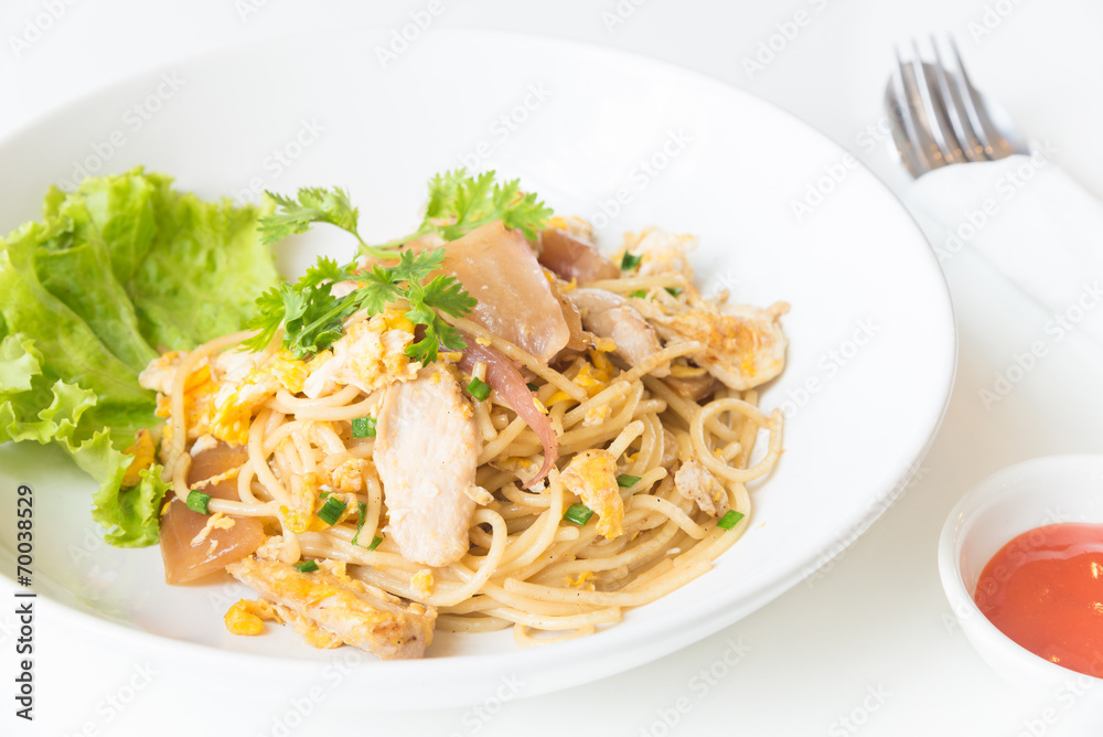 Stir fried Spaghetti with Chicken and egg. and egg.