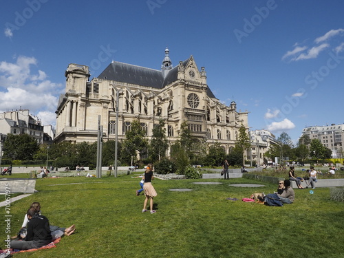 Iglesia de San Eustaquio en París photo