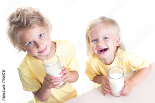 Children drinking milk