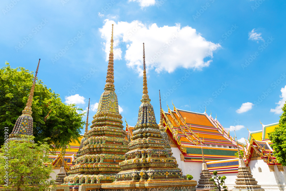 Fototapeta premium ancient buddism stupas