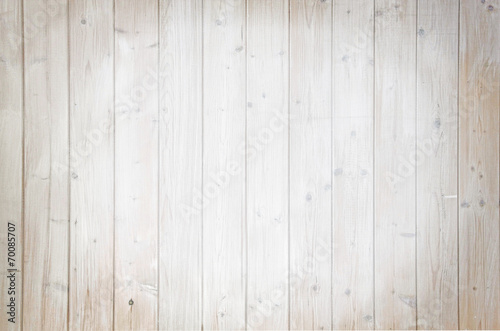 Rustikale helle Holzwand mit Spotlight photo