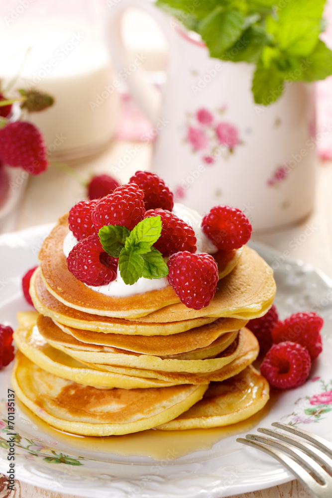 Pancakes with fresh raspberries Pancakes with fresh raspberries